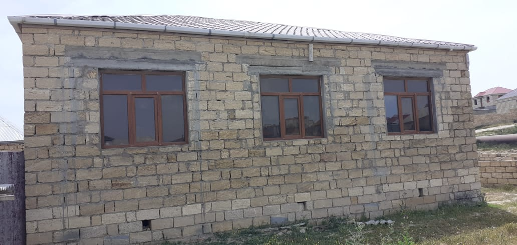 4 - otaqlı  110 m²  yeni tikili satılır , bakı şəhəri