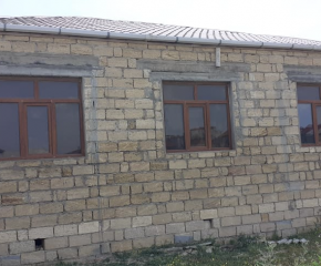 4 - otaqlı  110 m²  yeni tikili satılır , bakı şəhəri