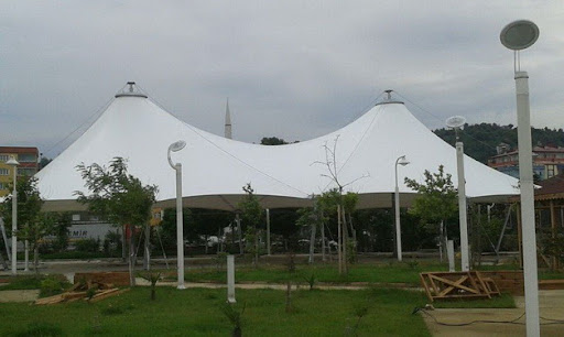 Qübbə kölgəlik membran