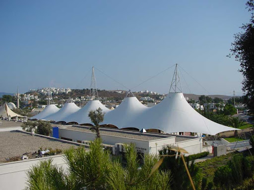 Qübbə membran kölgəlik