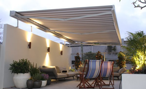 Klassik divardan açılan tent