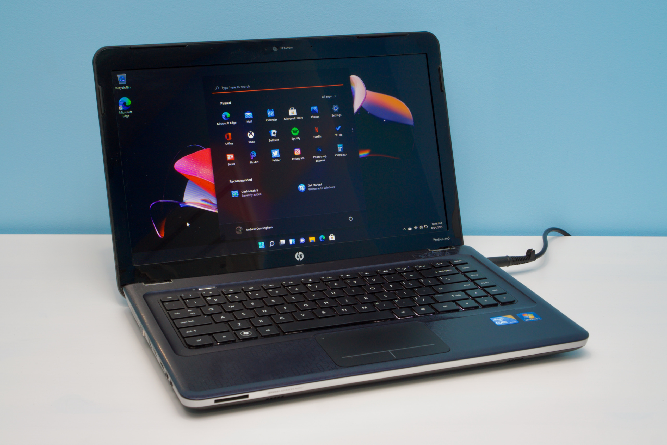 Windows 11 emeliyyat sistemi