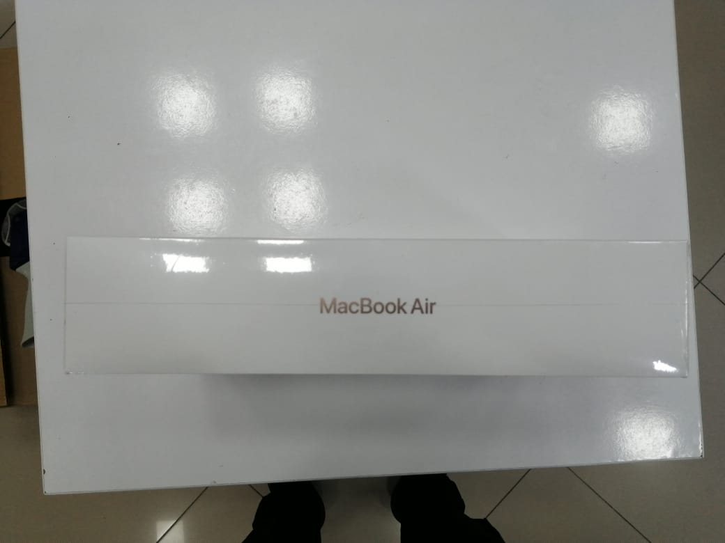 Apple macbook air m1 13.3", ips