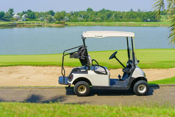 Bakida golf masinlarinin icaresi