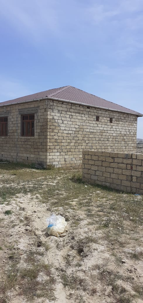 4 - otaqlı  110 m²  yeni tikili satılır , bakı şəhəri